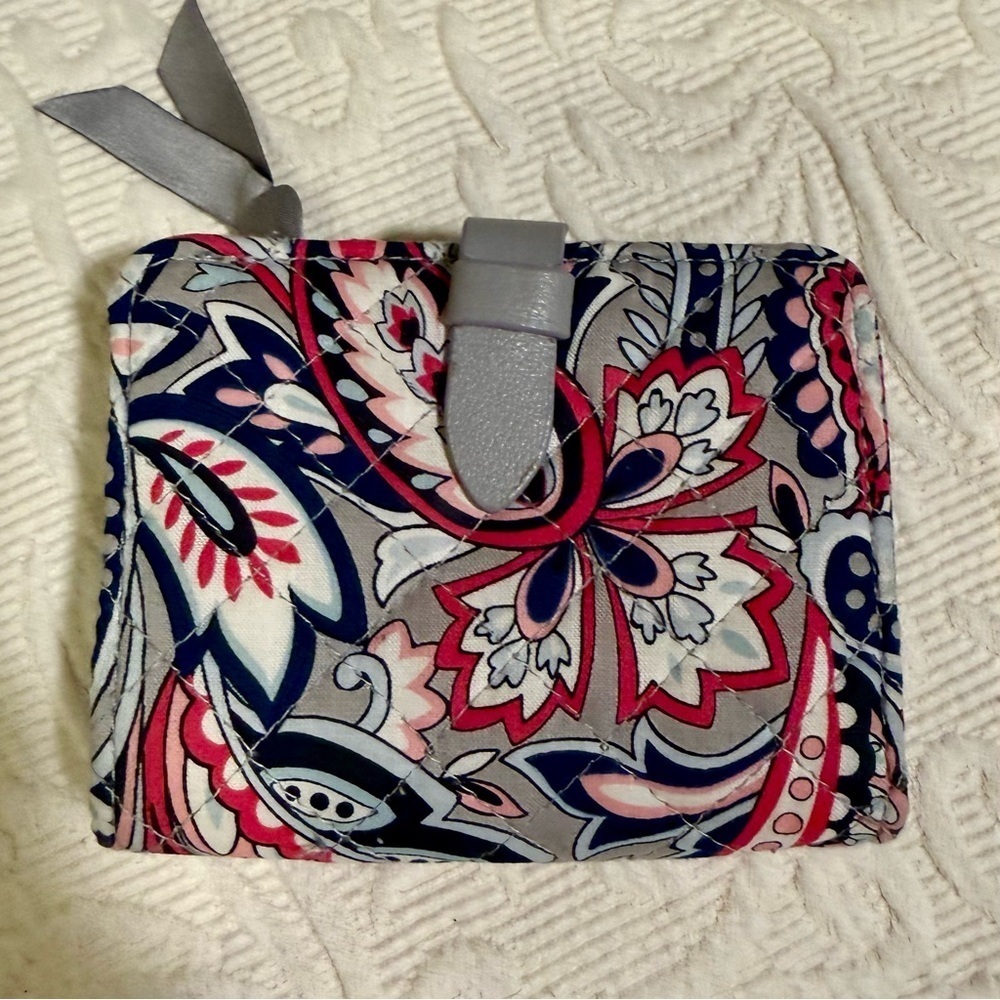 Gently Used Vera Bradley Floral Patterned Women's Wallet